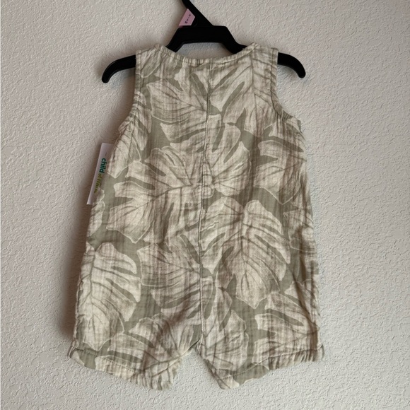 Carter's Baby Cotton Beige Leaf Print Button Romper size 0/3M-NWT - Picture 3 of 3